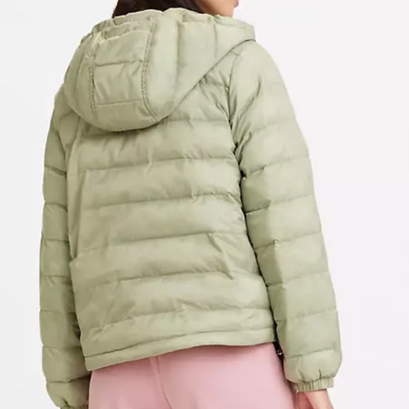 Levi’s NWT Sz Med Edie packable jacket; lightweight, synthetic down puffer - Picture 2 of 14